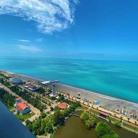 Orbi City - Seaside Apartments Batumi Bagian luar foto
