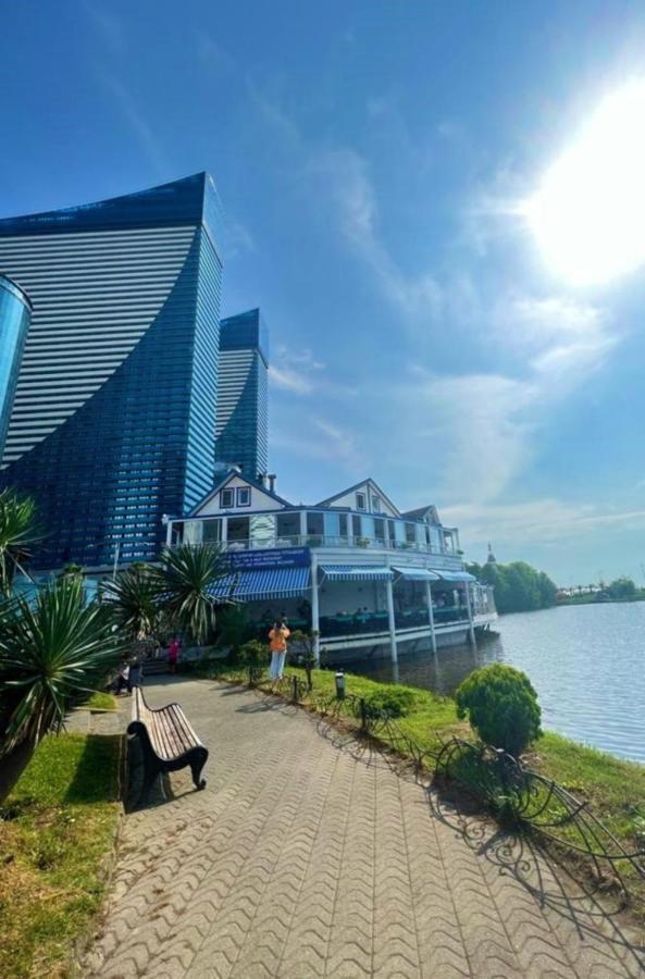 Orbi City - Seaside Apartments Batumi Bagian luar foto