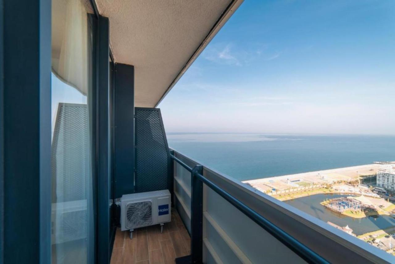 Orbi City - Seaside Apartments Batumi Bagian luar foto