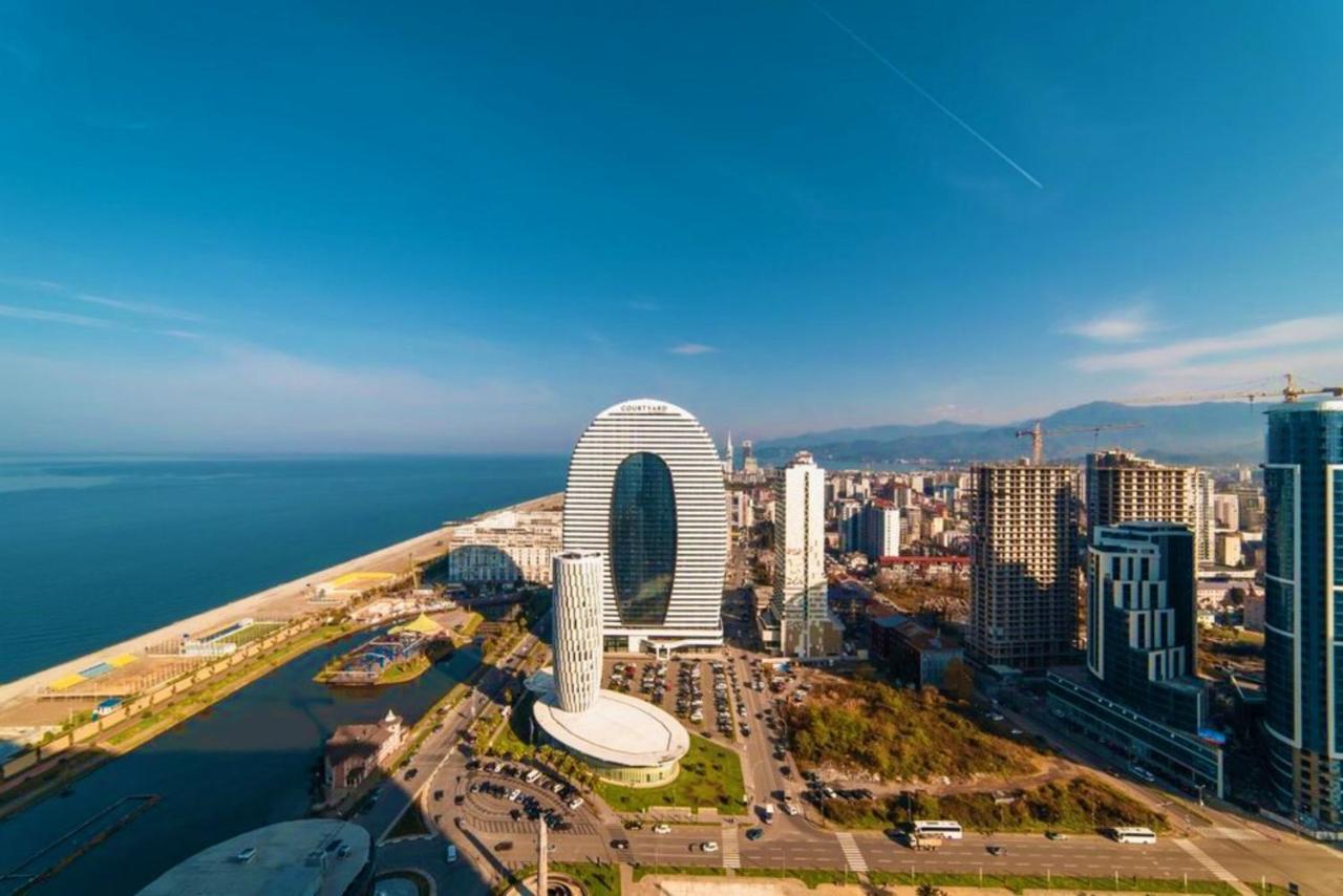Orbi City - Seaside Apartments Batumi Bagian luar foto