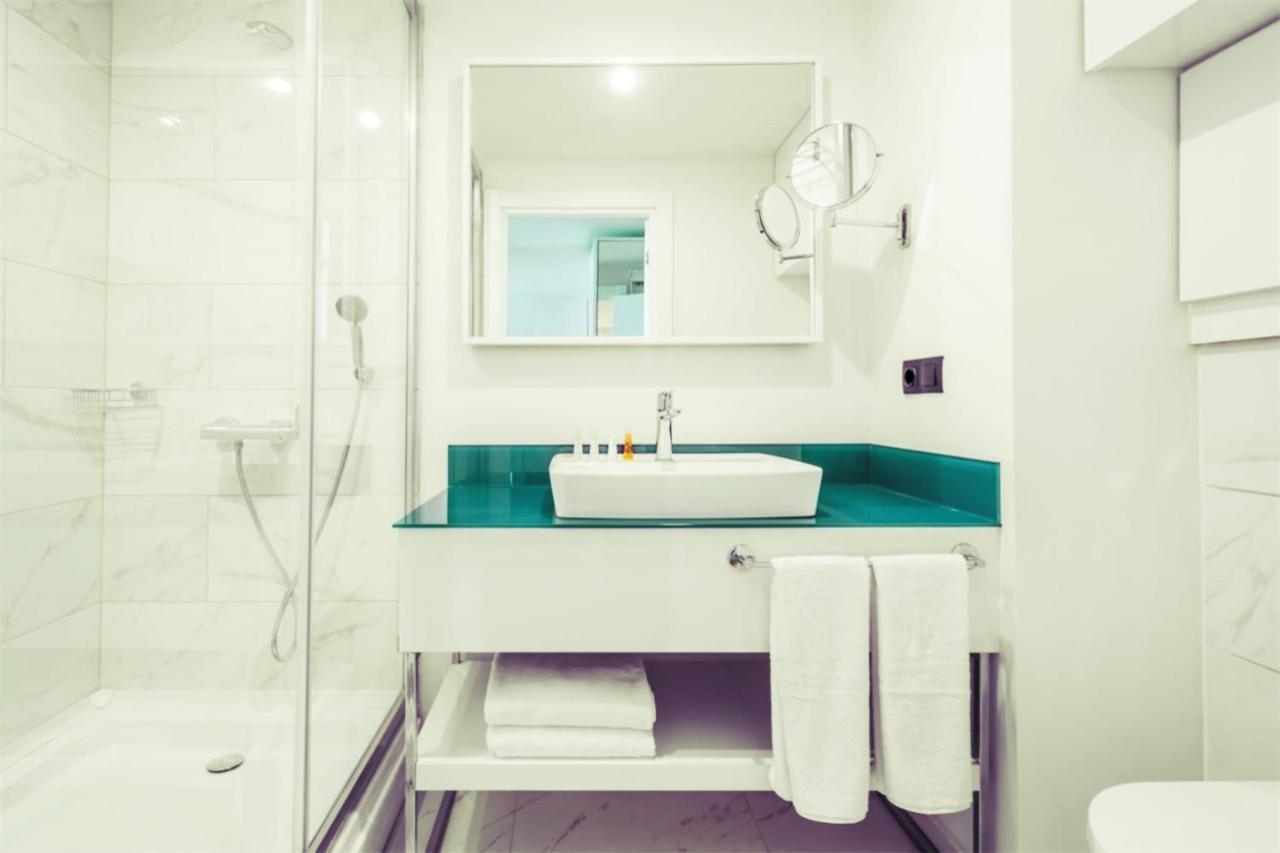 Orbi City - Seaside Apartments Batumi Bagian luar foto