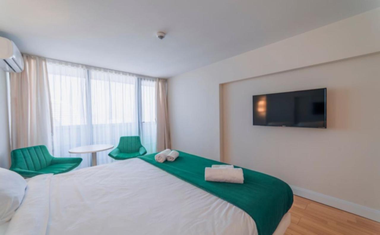 Orbi City - Seaside Apartments Batumi Bagian luar foto