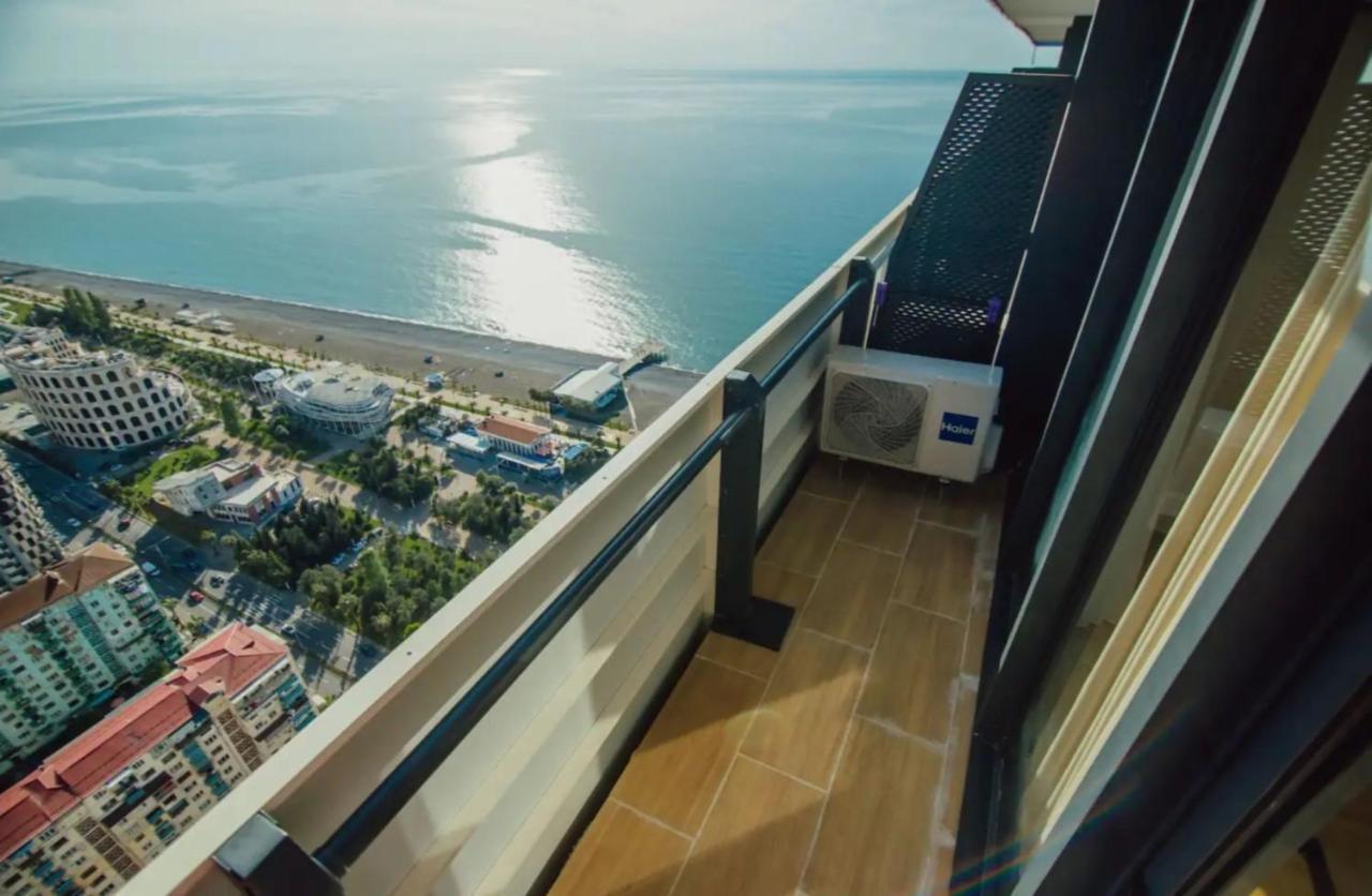 Orbi City - Seaside Apartments Batumi Bagian luar foto
