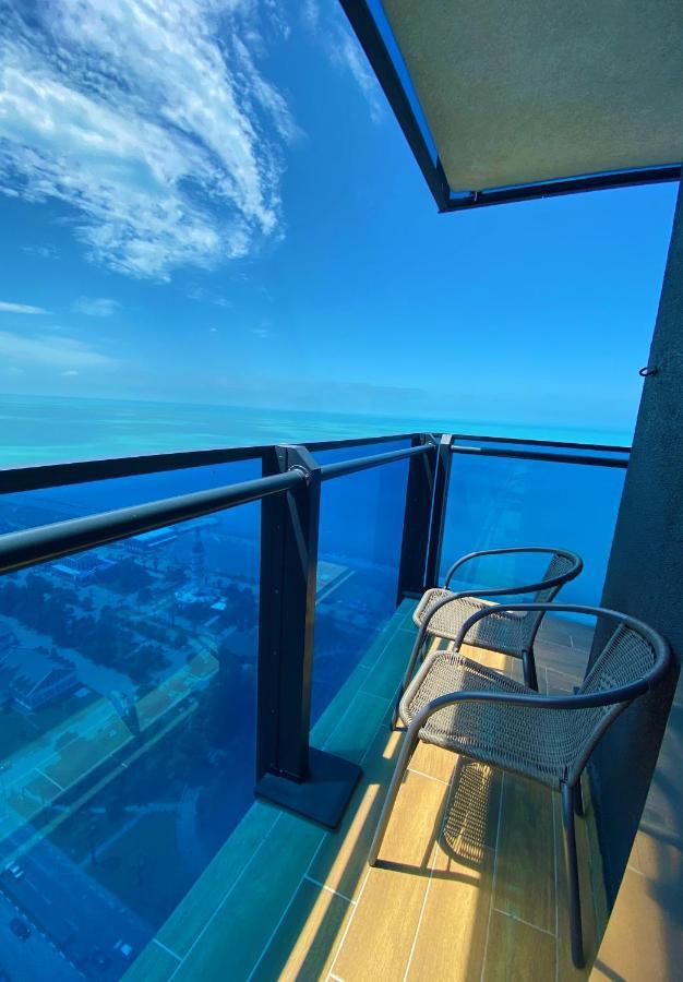 Orbi City - Seaside Apartments Batumi Bagian luar foto