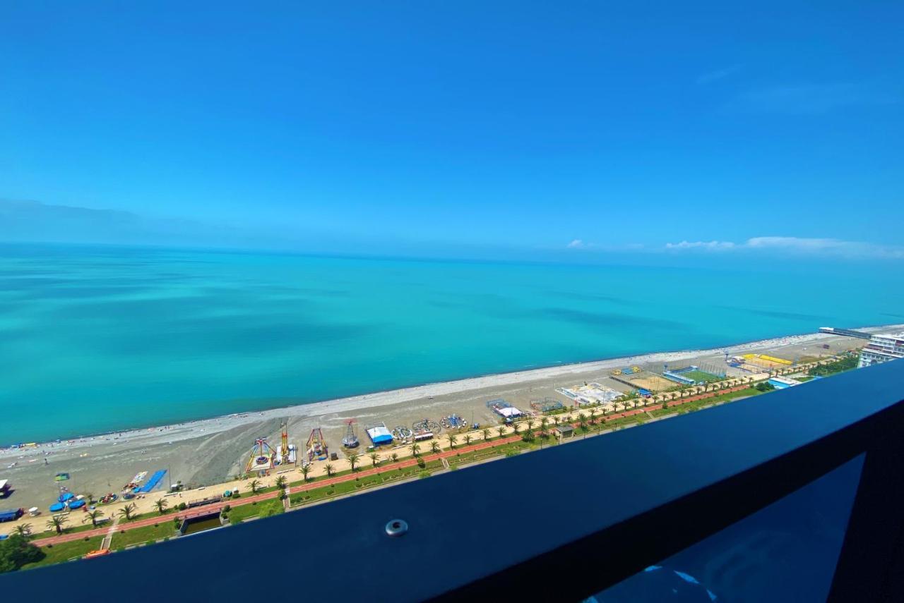 Orbi City - Seaside Apartments Batumi Bagian luar foto
