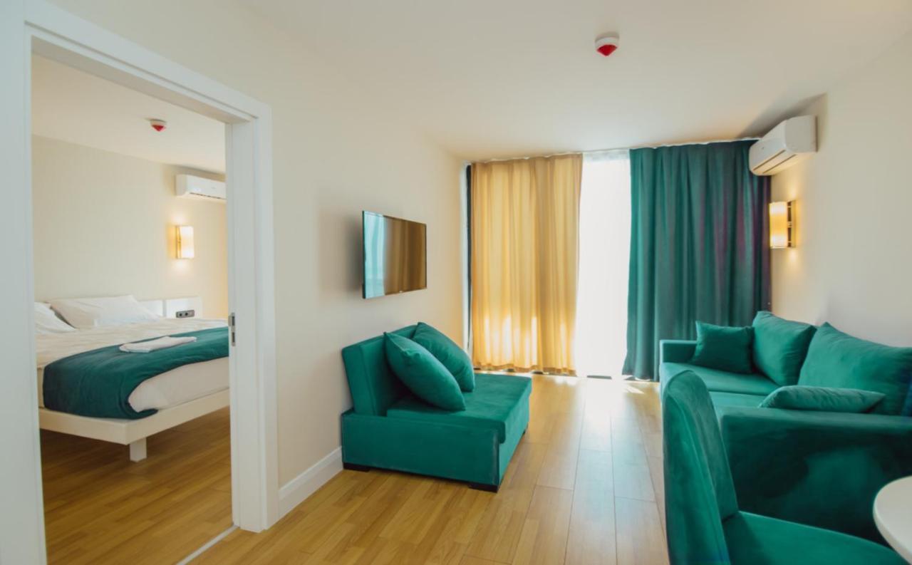 Orbi City - Seaside Apartments Batumi Bagian luar foto